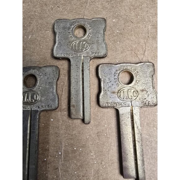 (3) Vtg Old Ornate INDEPENDENT LOCK CO ILCO Blank Keys Fitchburg Mass USA #9 - Picture 3 of 6
